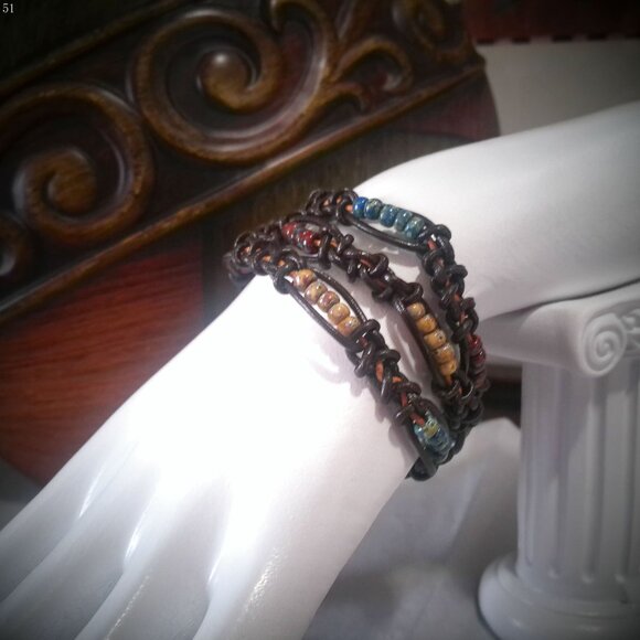 TRIPLE WRAP HITCH Black Leather Bracelet with Tan, Red & Blue Beads Size 7" - Picture 2 of 4
